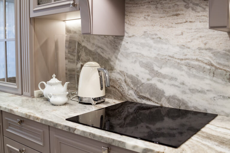 Trending: Utilizing Quartz in Your Kitchen Backsplash